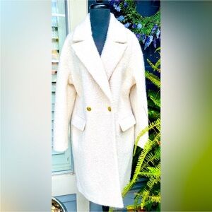NWT BCBGMaxAzria Cream Boucle Coat